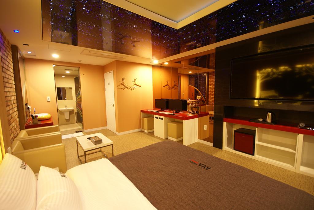 Ava Hotel Changwon Exterior photo