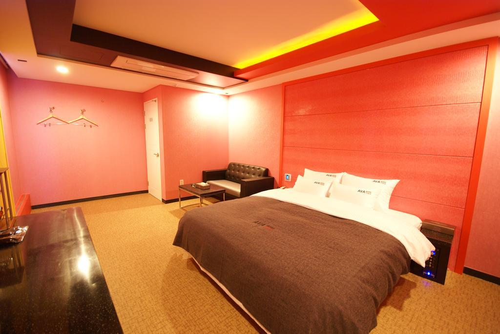 Ava Hotel Changwon Exterior photo
