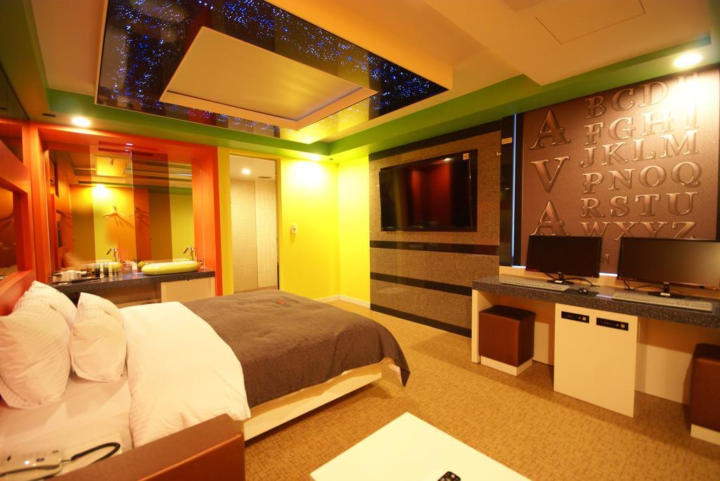 Ava Hotel Changwon Exterior photo