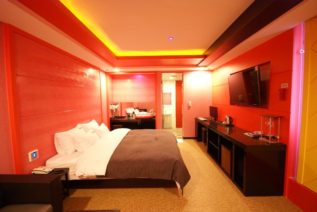 Ava Hotel Changwon Exterior photo
