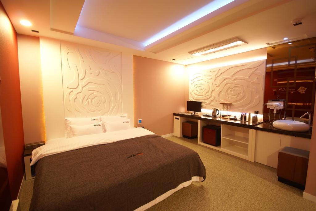 Ava Hotel Changwon Exterior photo