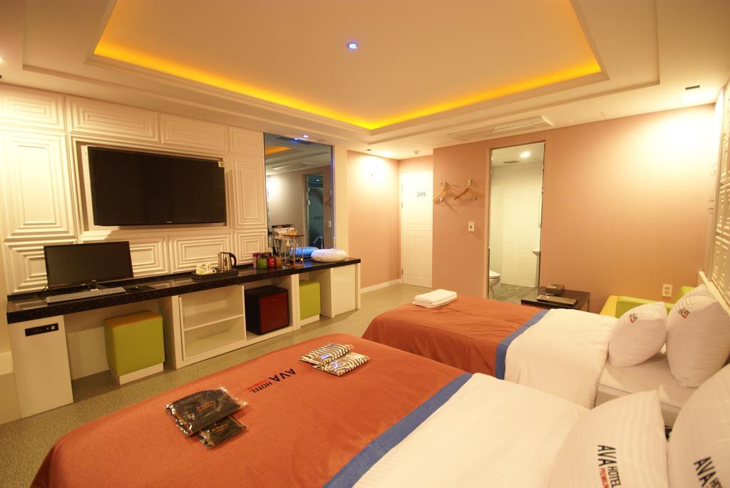 Ava Hotel Changwon Exterior photo