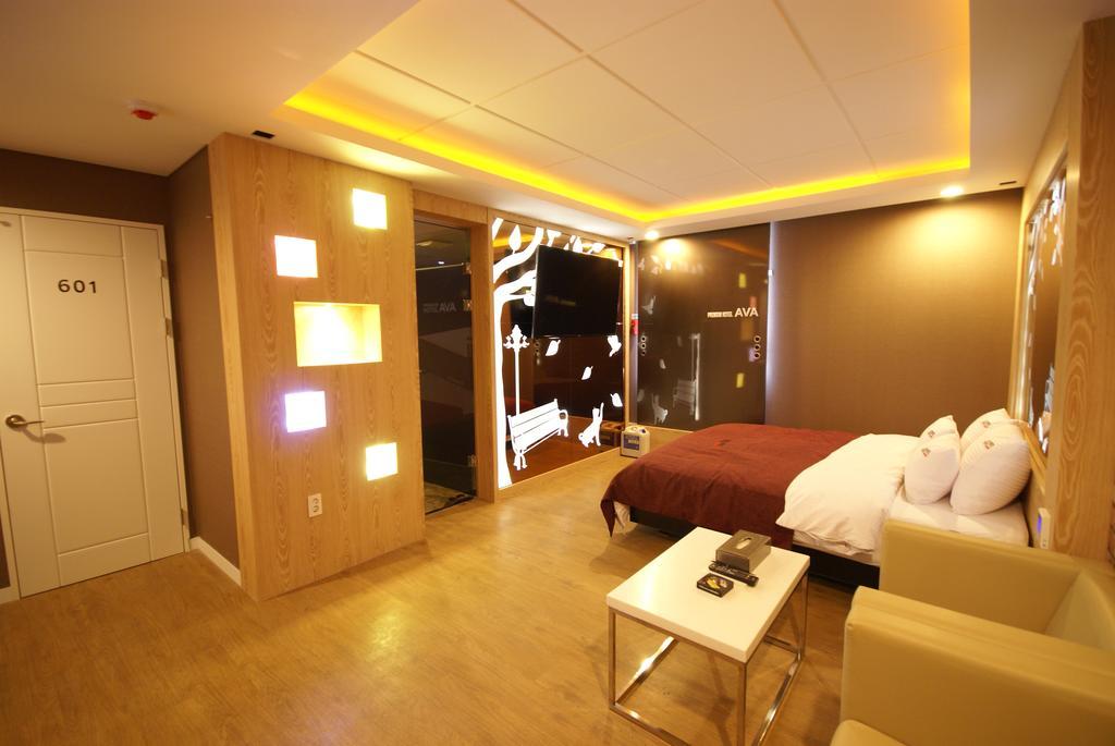 Ava Hotel Changwon Exterior photo