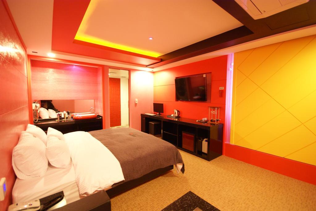 Ava Hotel Changwon Exterior photo